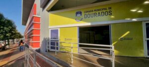 🚨 Câmara Municipal de Dourados gasta até R$ 7,8 mil em diárias para vereadores em viagens turisticas no Sul ✈️