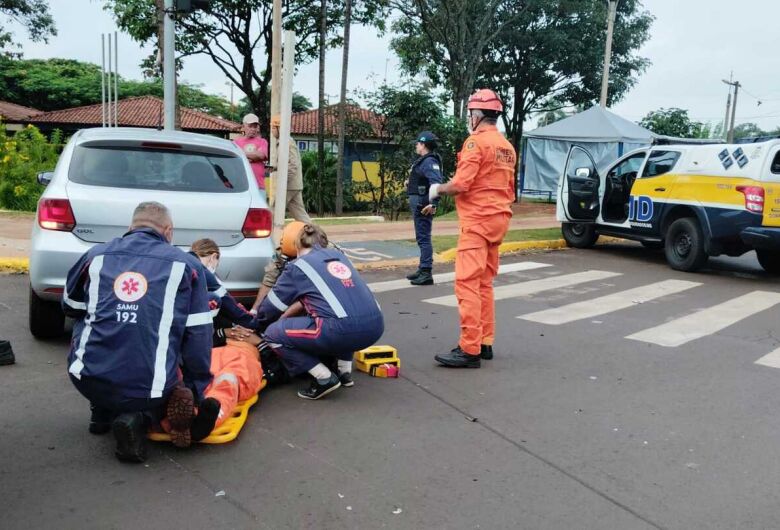 Motociclista fica em estado grave após colisão com carro no Jardim Flórida